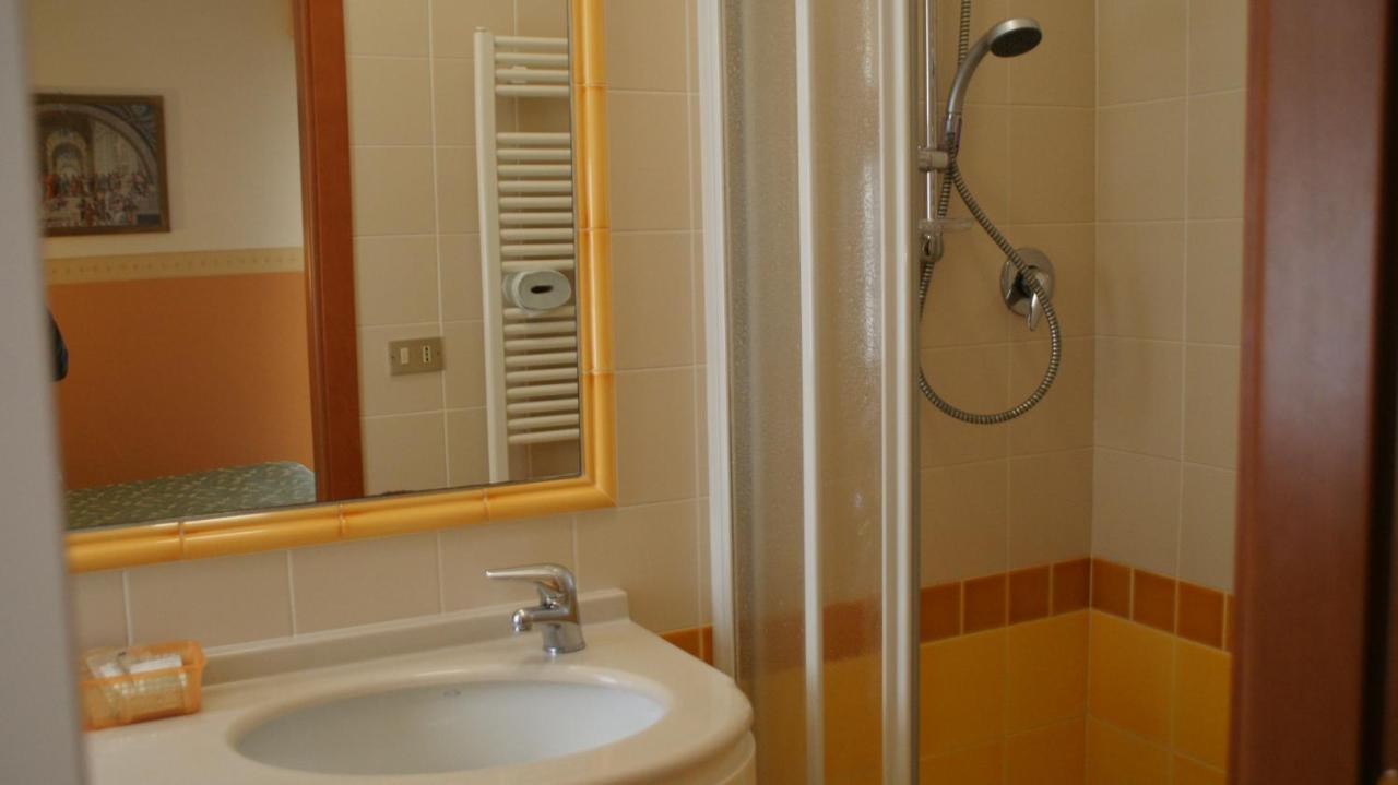 Hotel Verudella ريميني المظهر الخارجي الصورة